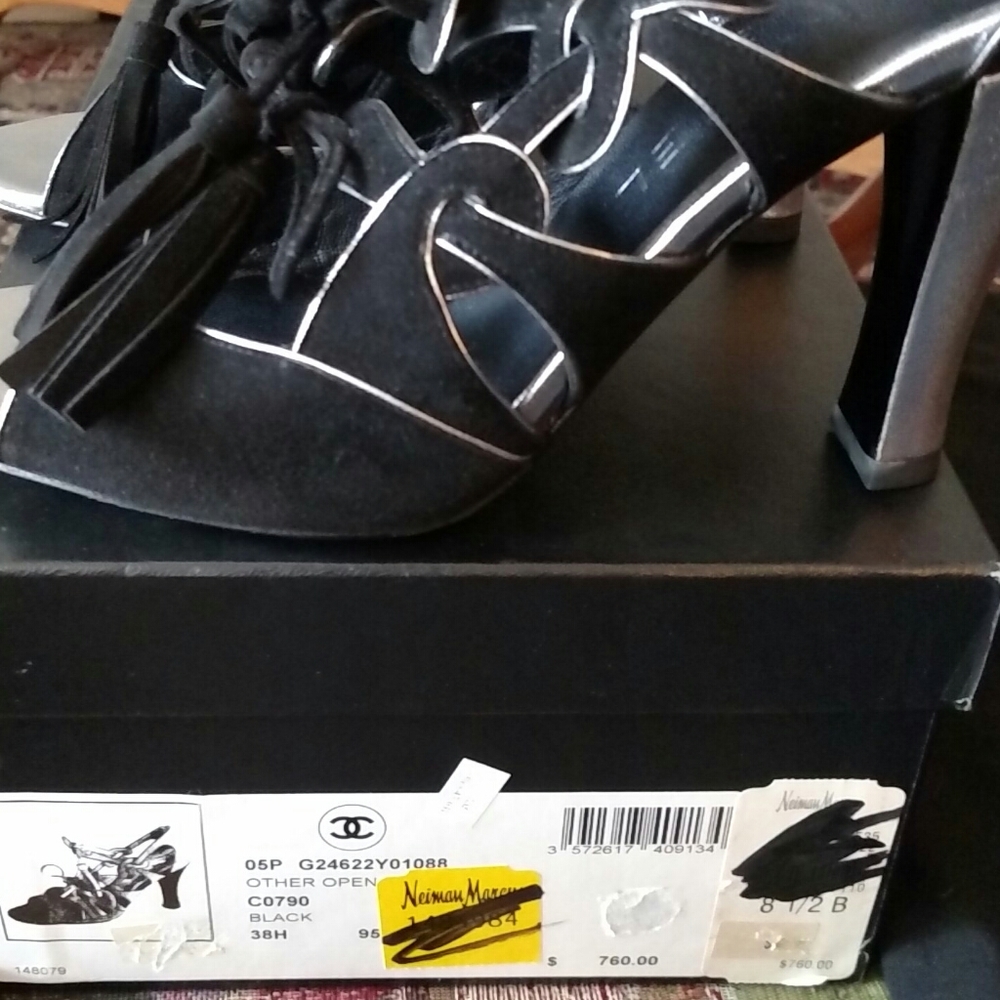 NIB CHANEL Black Suede Tassel Lace Heels - Picture 8 of 11